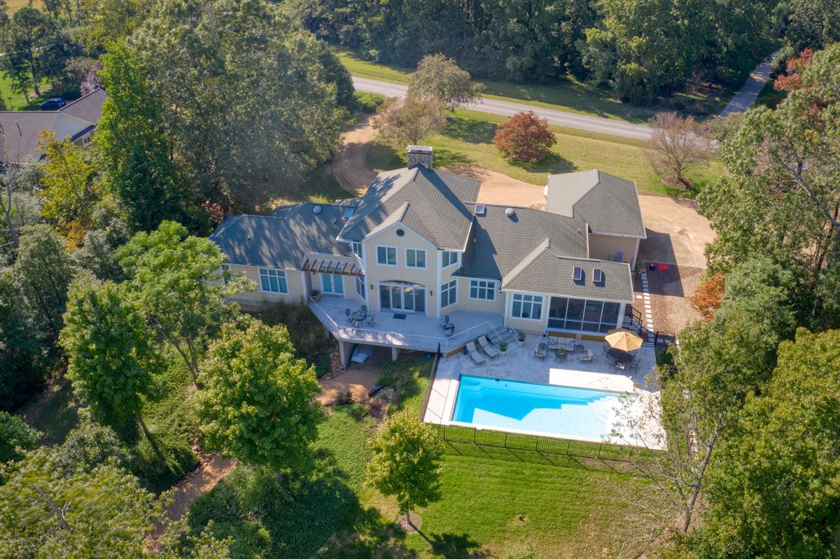 deep river community pool